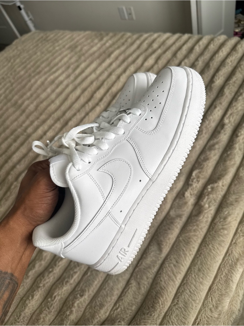 Nike White Low-Top Leather Sneakers worn once - Picture 1 of 4